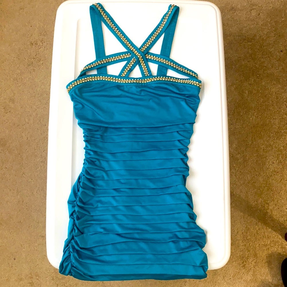 💎 Stunning Diamond-Studded Dress 💎